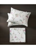 3-Piece King Size Flat Bed Sheet Set - 150 GSM Soft Microfiber Bedding with Classic Floral Print, Includes 1 Flat Sheet (270x250 CM) & 2 Pillowcases (50x75 CM) - Image 3