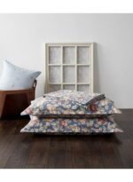 3-Piece King Size Bed Sheet Set - 150 GSM Premium Microfiber Bedding with Vintage Peony Floral Print on Blue, Includes 1 Flat Sheet (270x250 CM) & 2 Matching Pillowcases (50x75 CM) - Image 4