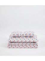 3-Piece King Size Flat Bed Sheet Set - 150 GSM Soft Microfiber Bedding with Charming Red & Blue Floral Bud Print, Includes 1 Flat Sheet (270x250 CM) & 2 Pillowcases (50x75 CM) - Image 4