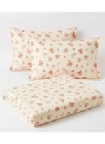 3-Piece Premium King Size Bed Sheet Set - 150 GSM Microfiber Bedding with Charming Small Ditsy Floral Print, Includes 1 Flat Sheet (270x250 CM) & 2 Matching Pillowcases (50x75 CM) - Image 3