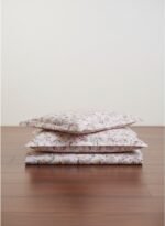 3-Piece King Size Bed Sheet Set - 150 GSM Premium Microfiber Bedding with Delicate Meadow Wildflower Print, Includes 1 Flat Sheet (270x250 CM) & 2 Matching Pillowcases (50x75 CM) - Image 4